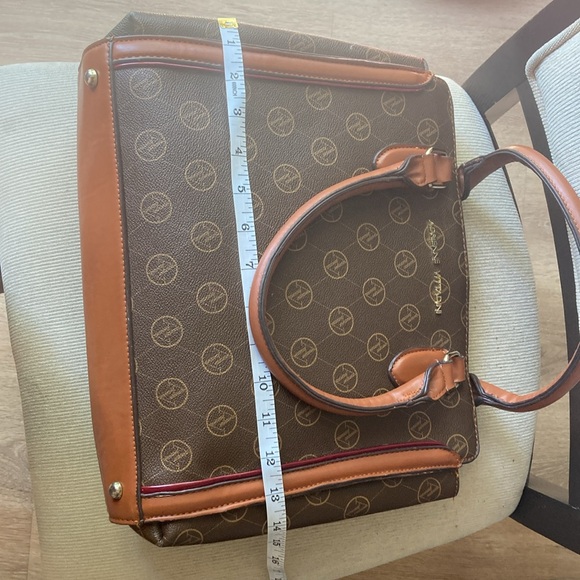 Adrienne vittadini large brown & gold handbag purse in great shape - Picture 16 of 16